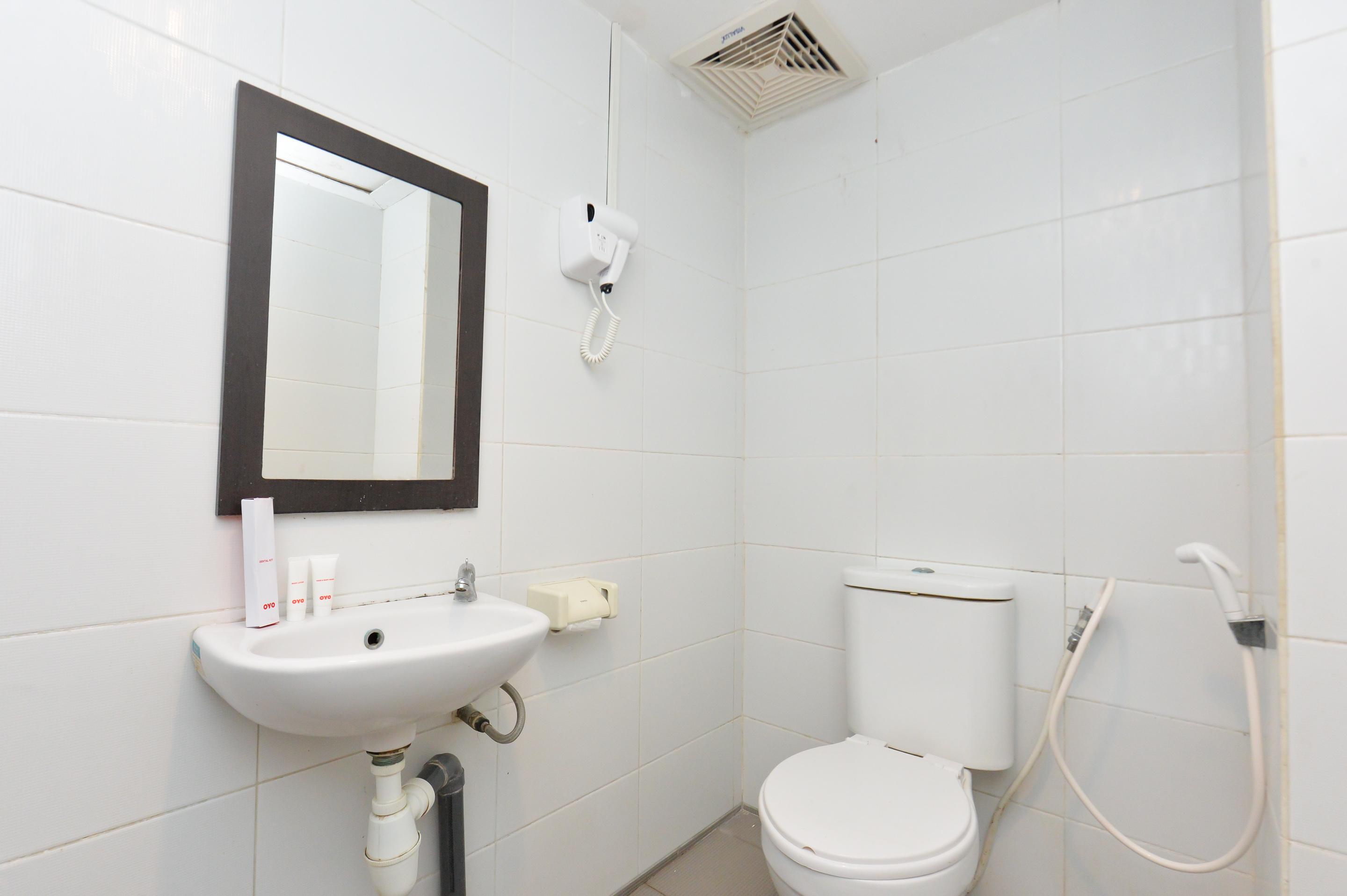 Oyo 2487 Sampurna Jaya Hotel Tanjungpinang Exteriör bild