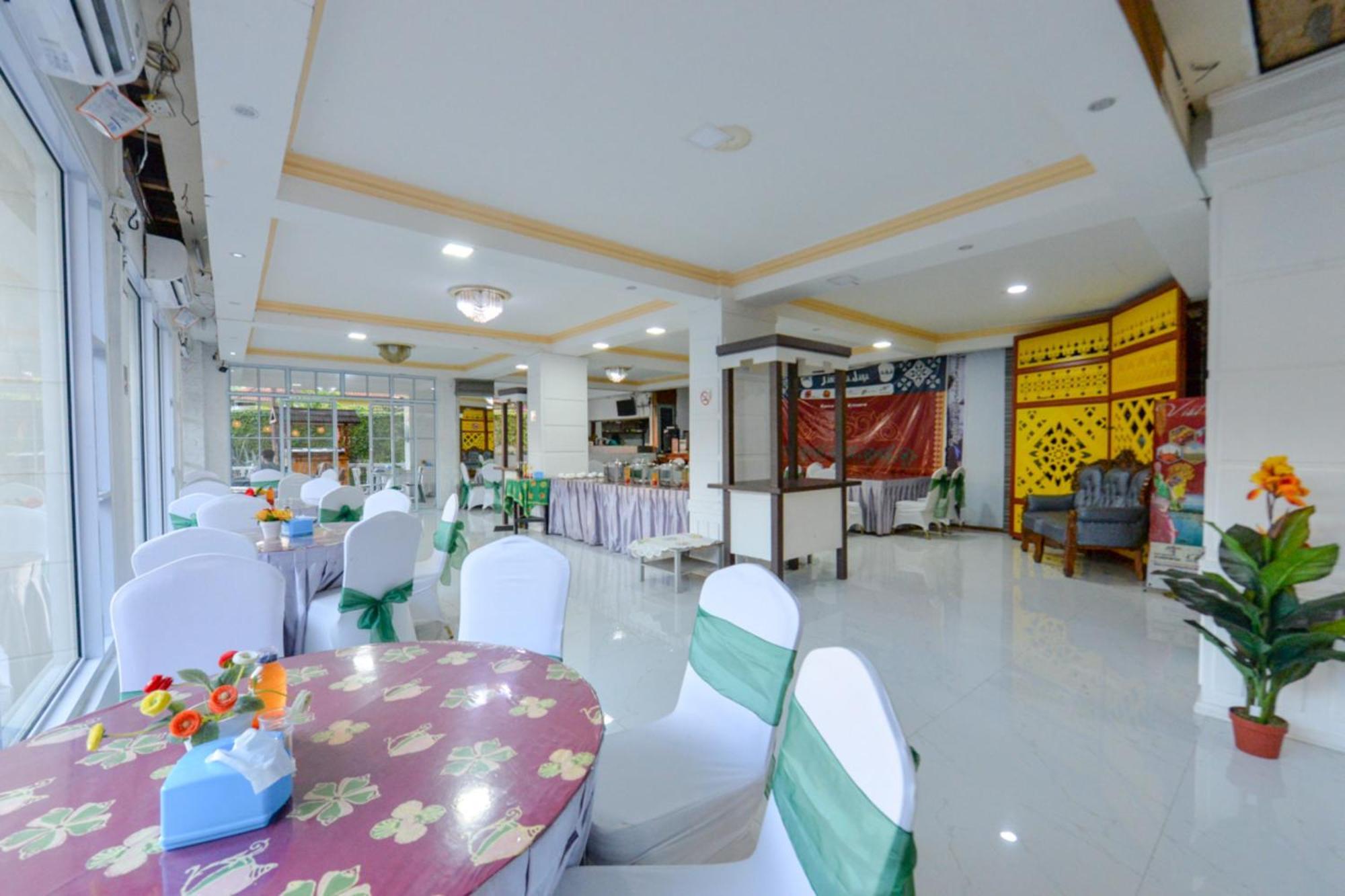 Oyo 2487 Sampurna Jaya Hotel Tanjungpinang Exteriör bild