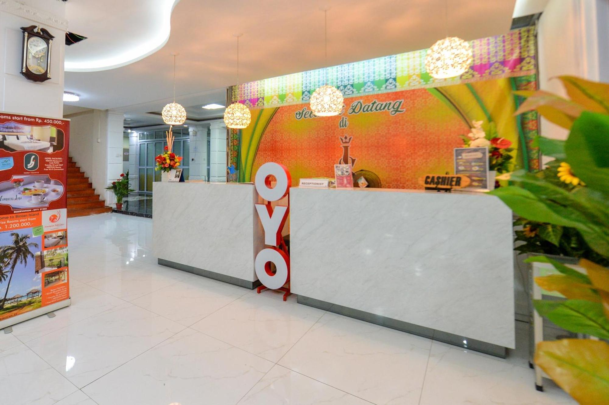 Oyo 2487 Sampurna Jaya Hotel Tanjungpinang Exteriör bild