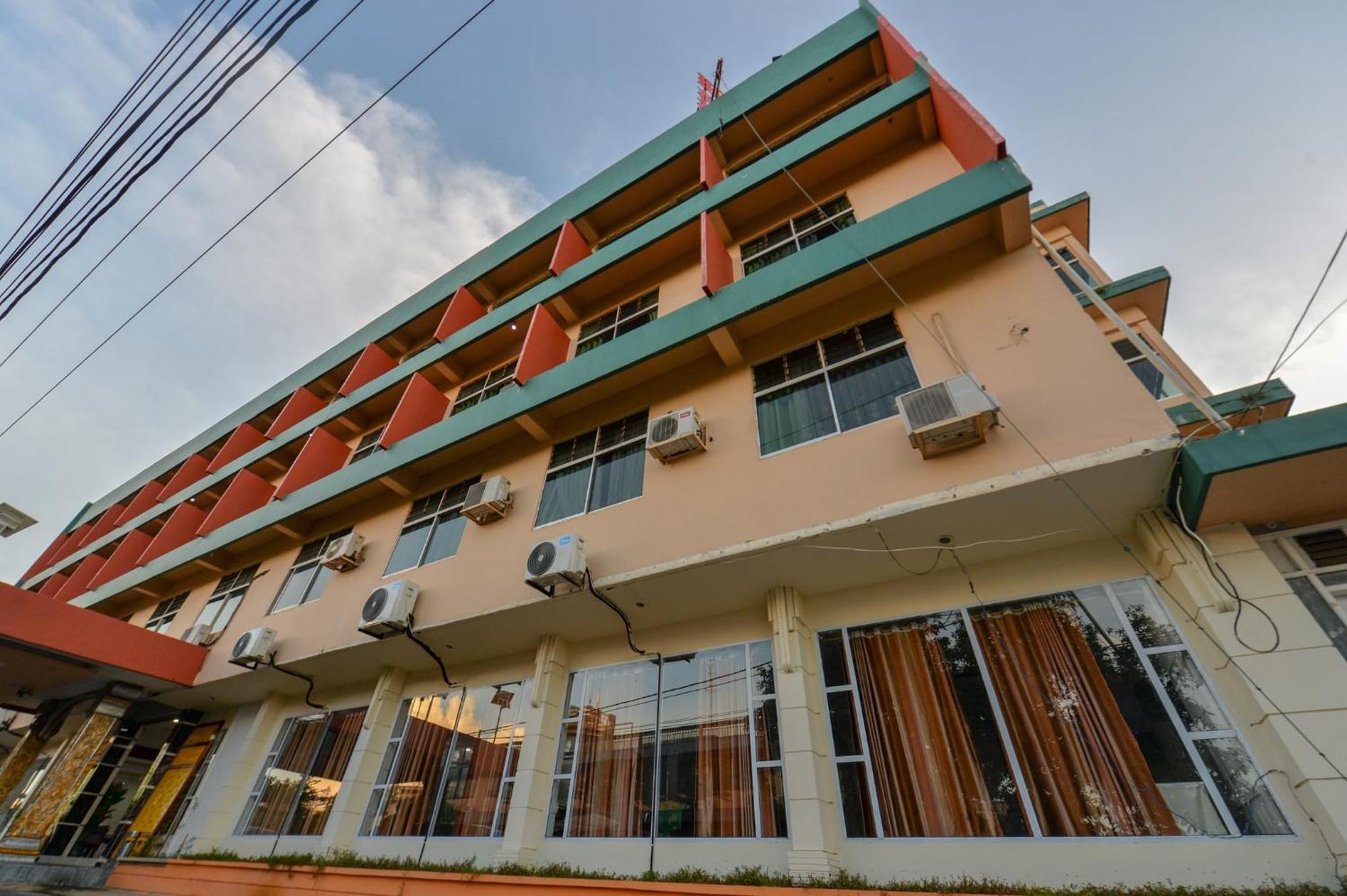 Oyo 2487 Sampurna Jaya Hotel Tanjungpinang Exteriör bild