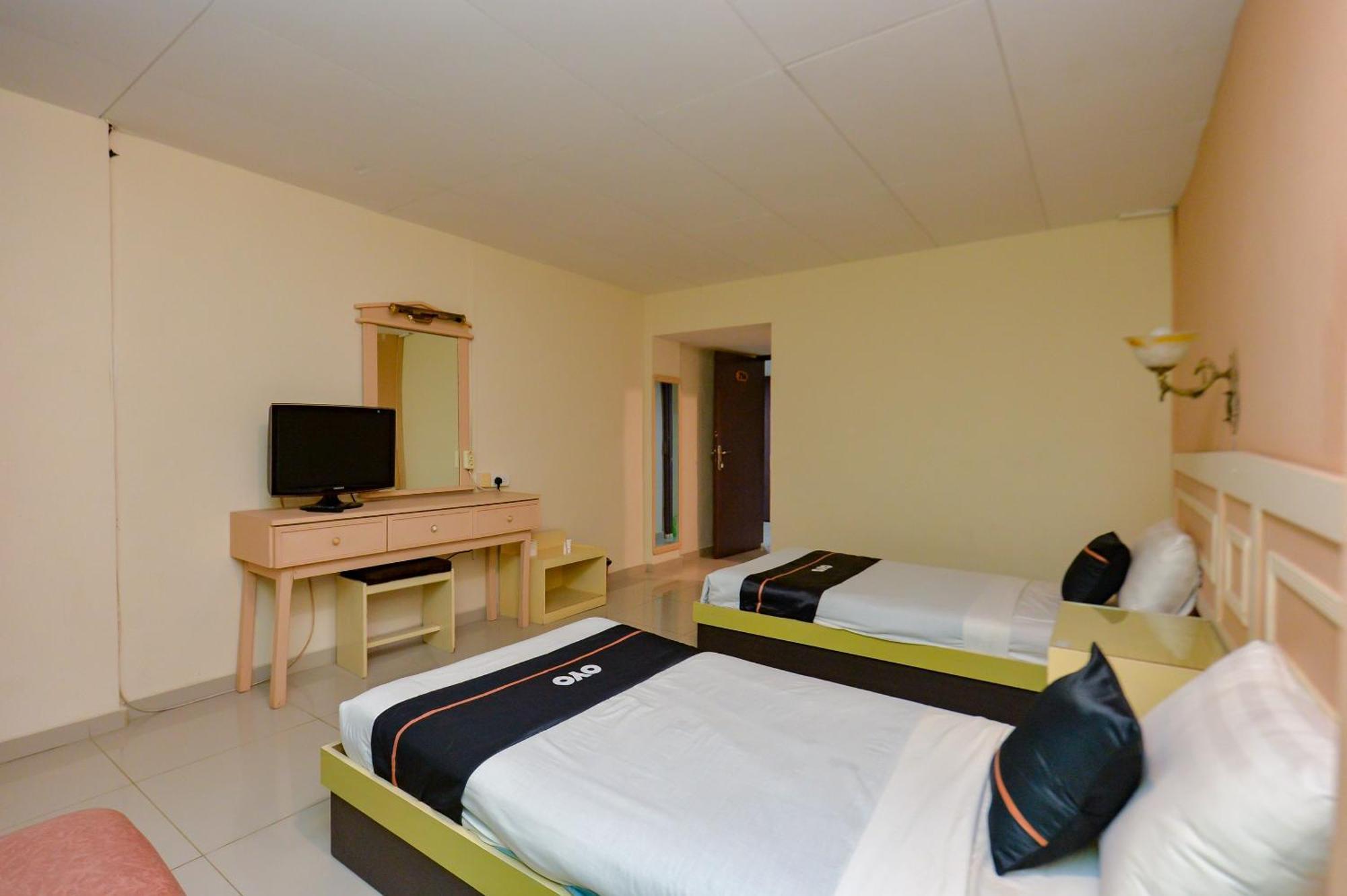 Oyo 2487 Sampurna Jaya Hotel Tanjungpinang Exteriör bild