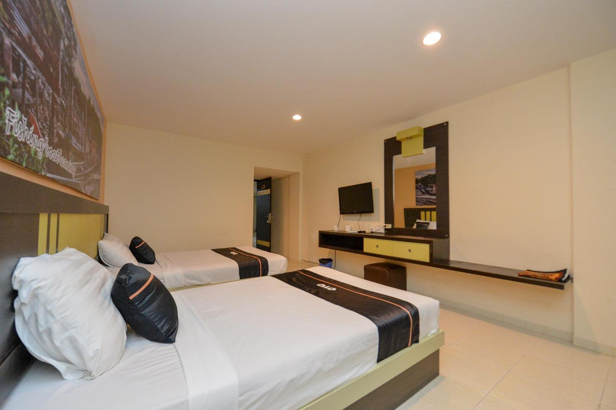 Oyo 2487 Sampurna Jaya Hotel Tanjungpinang Exteriör bild