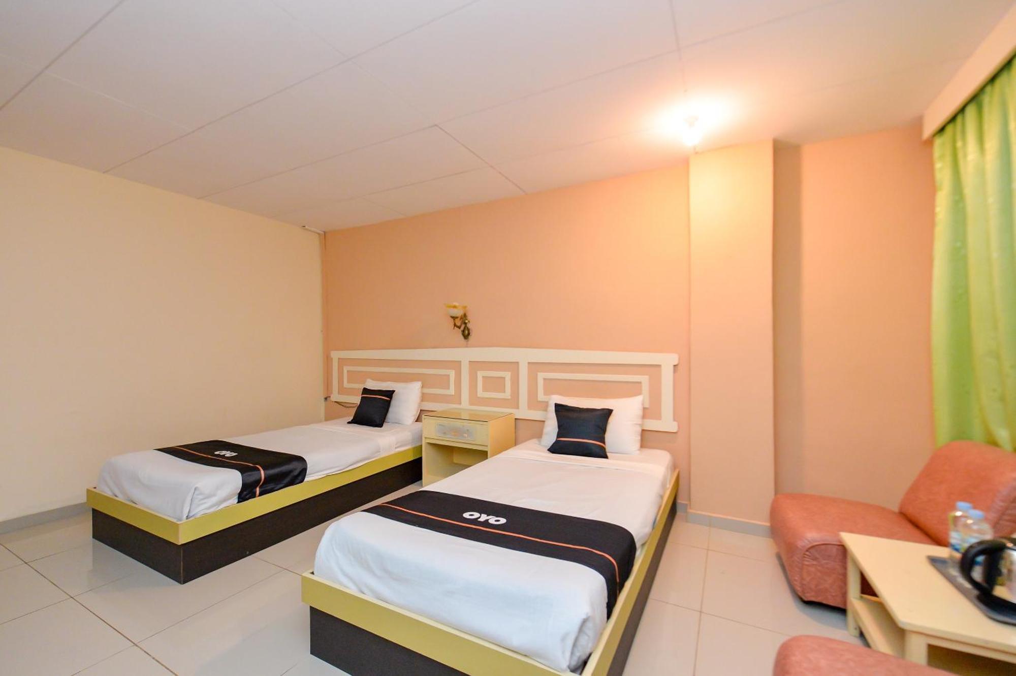 Oyo 2487 Sampurna Jaya Hotel Tanjungpinang Exteriör bild