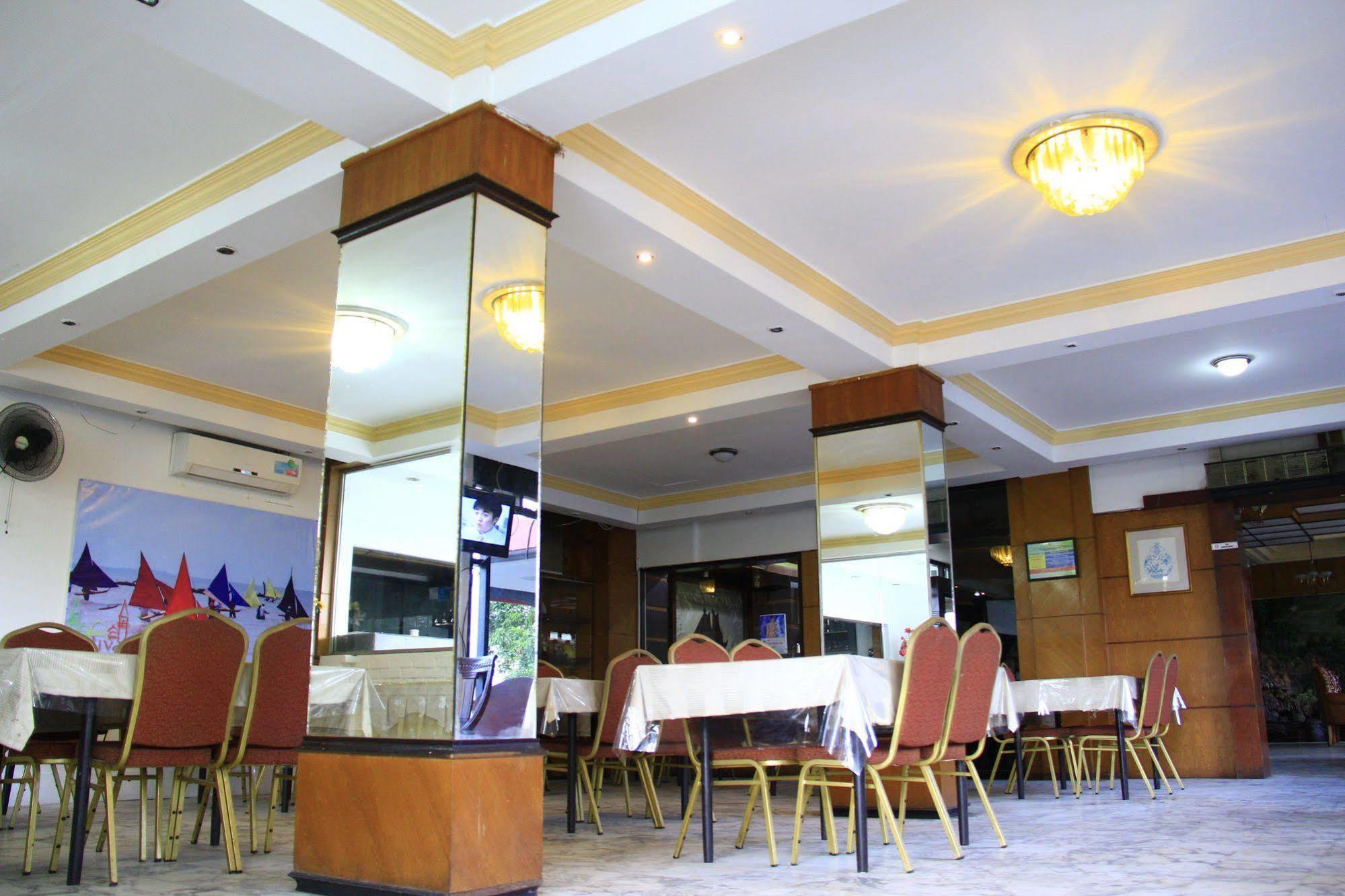 Oyo 2487 Sampurna Jaya Hotel Tanjungpinang Exteriör bild