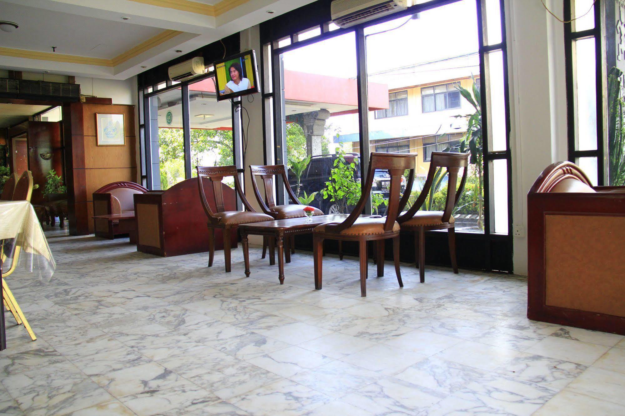 Oyo 2487 Sampurna Jaya Hotel Tanjungpinang Exteriör bild