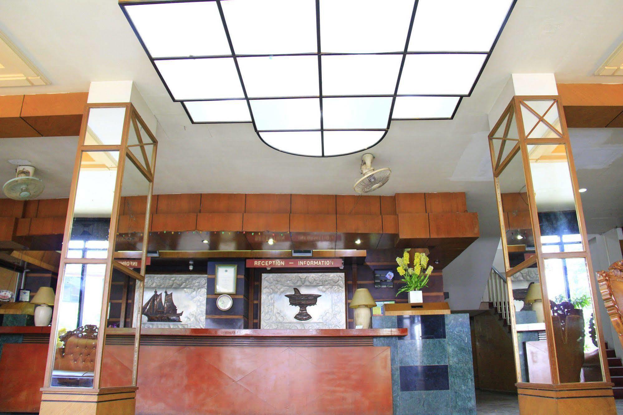 Oyo 2487 Sampurna Jaya Hotel Tanjungpinang Exteriör bild