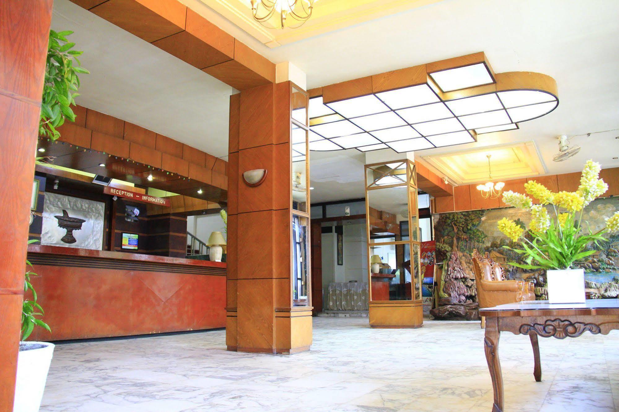 Oyo 2487 Sampurna Jaya Hotel Tanjungpinang Exteriör bild