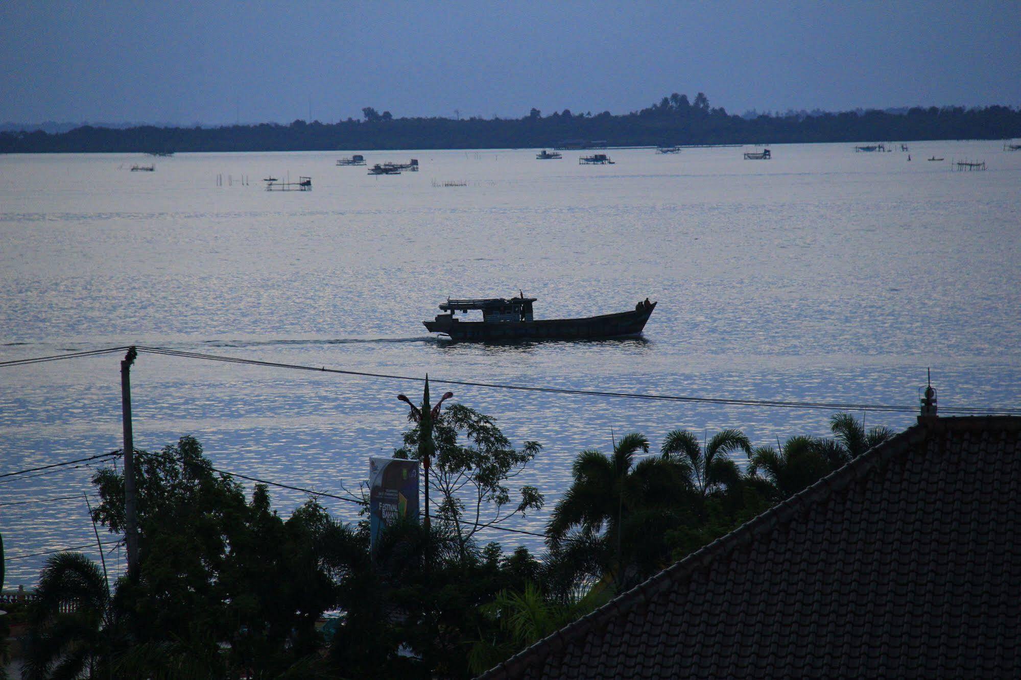 Oyo 2487 Sampurna Jaya Hotel Tanjungpinang Exteriör bild